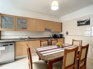 Casa | 2 habitaciones y escritorio