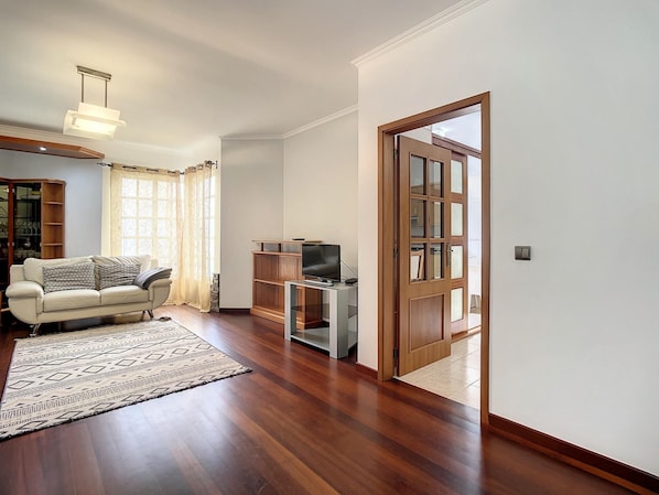 Casa | 2 habitaciones y escritorio