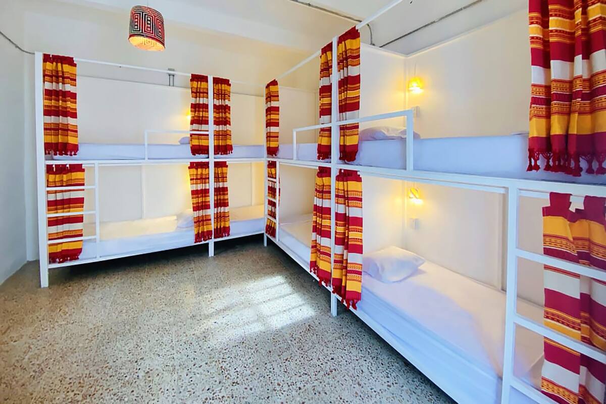 Basic Shared Dormitory (8 beds) | WiFi (free), bed sheets