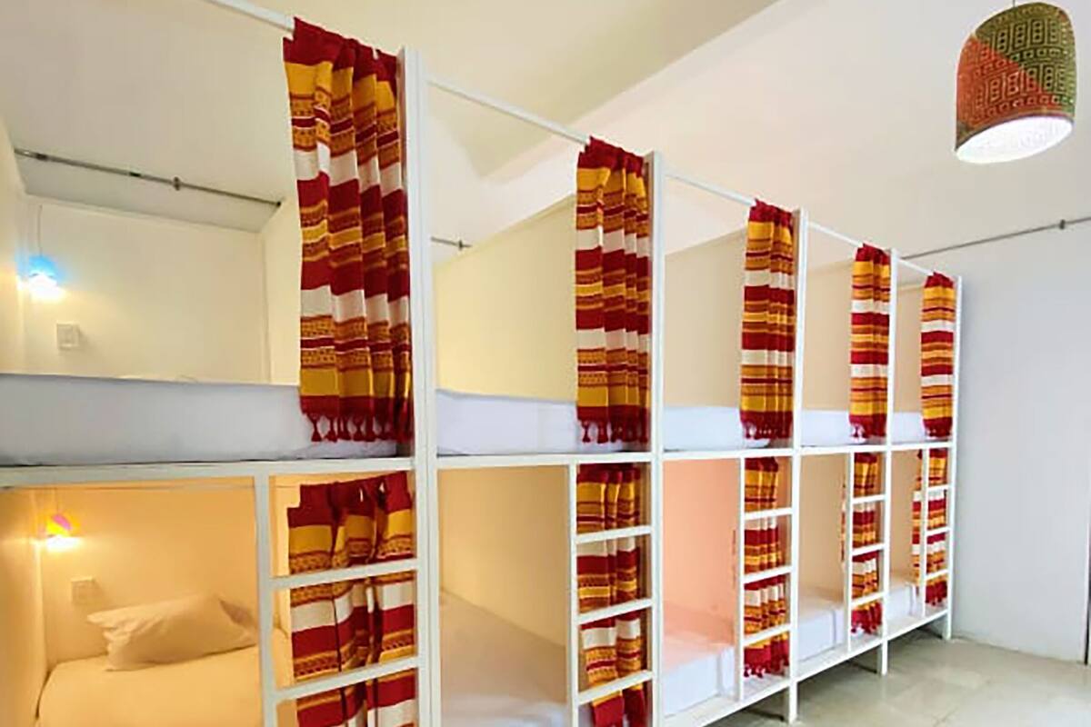 Basic Shared Dormitory (10 beds) | WiFi (free), bed sheets
