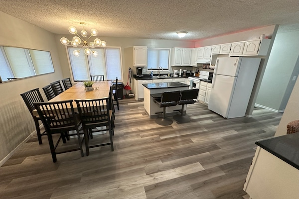 Frigorífic, microones, forn i placa de cuina