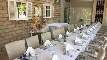 Banquet hall