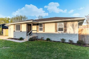 Exterior - Great location, Close to everything in Bentonville (Bentonville)