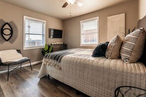 3 bedrooms, iron/ironing board, free WiFi, bed sheets - Great location, Close to everything in Bentonville (Bentonville)