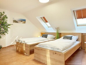 2 Schlafzimmer, Reisekinderbett, kostenloses WLAN
