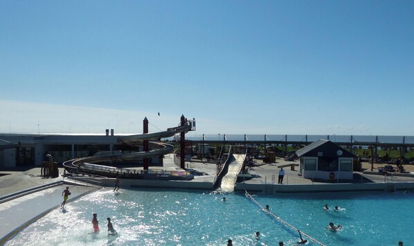 Pool - Ferienwohnung mit Nordseeblick (Wurster Nordseeküste)