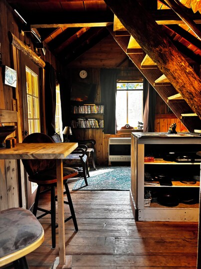 Cabins on the Toutle River , 646 South Toutle Rd.