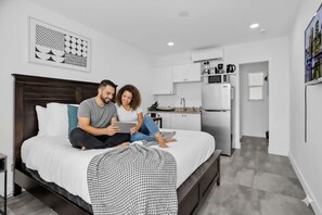 Ferros/tábuas de passar roupa, berço de viagem, Wi-Fi de cortesia