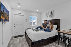 Iron/ironing board, travel crib, free WiFi, bed sheets - Lovely Studio Walking Distance To Ocean - Suite 7 (Hollywood)