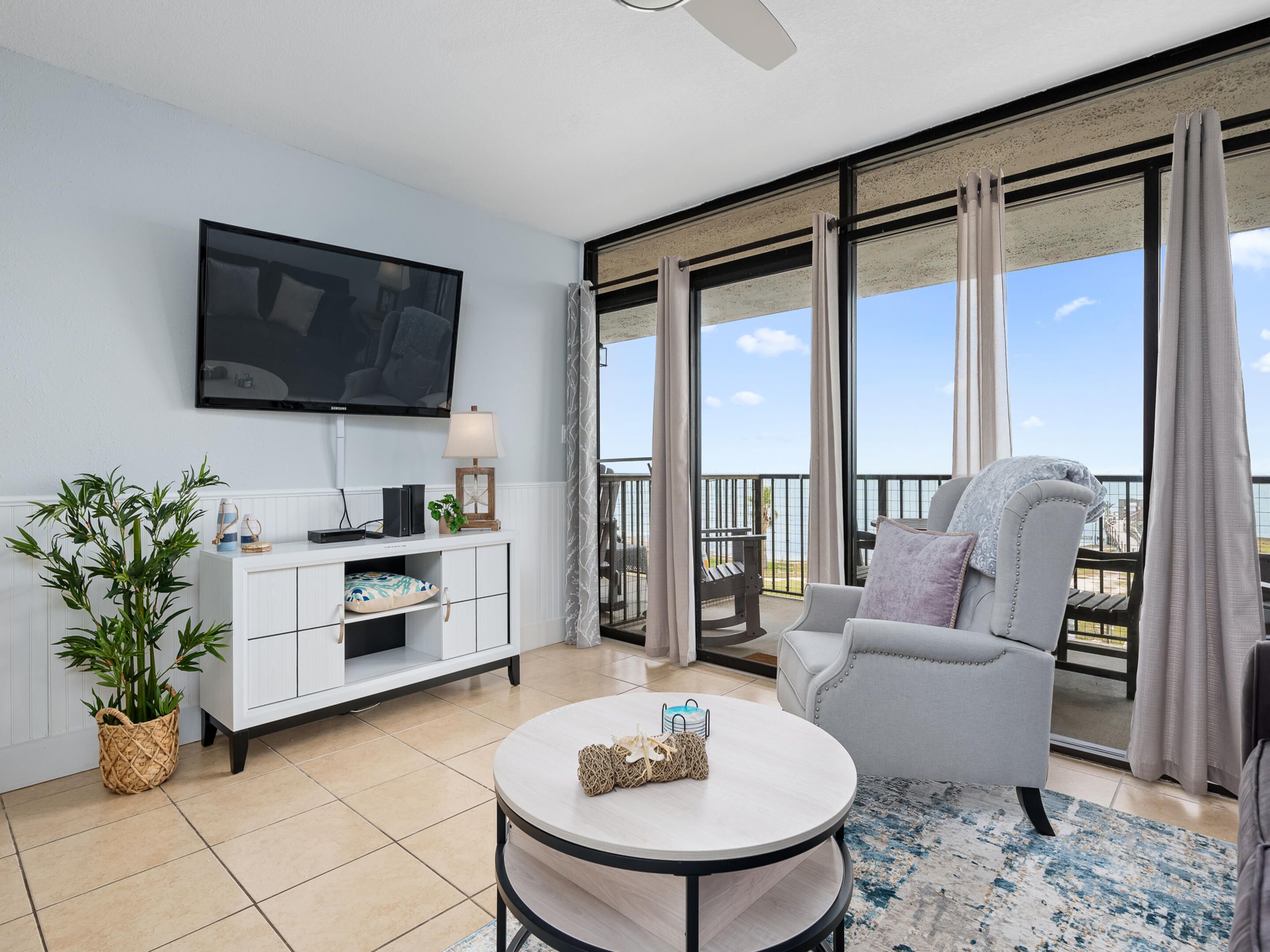Ms. Annie's Oasis | Serene Views, Pet Friendly