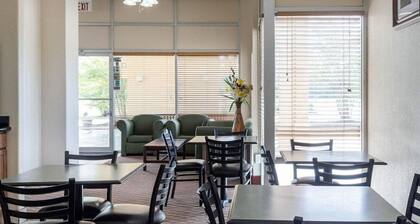 Quality Inn Louisville MS