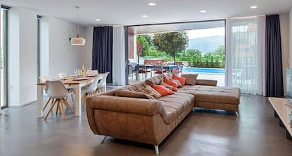Frontline Korcula Villa | A Stones Throw to The Beach | Villa Korcula Bay View.