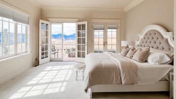 6 camere, una scrivania, ferro/asse da stiro, culla da viaggio