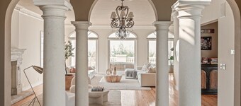 Chateau Wisteria - Luxury Villa with Theater, Garden & Panoramic Views