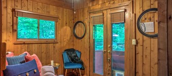 Hoot on the Hill | Decks, Fire Pits & Garden Charm + Biltmore Pass | Near AVL
