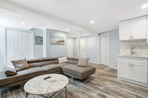 Luxury Living in West New York. Minutes to NYC!