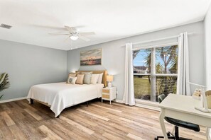 4 室のベッドルーム、デスク、アイロン / アイロン台、WiFi (無料)