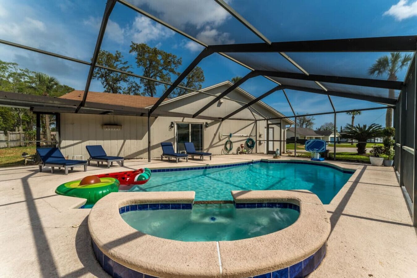 Summer Breeze - Heated Pool - 4 min to Mayo