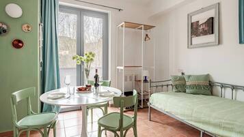 1 chambre, bureau, lit parapluie, Wi-Fi