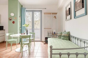 1 bedroom, desk, travel crib, free WiFi