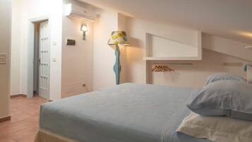 1 Schlafzimmer, Schreibtisch, Reisekinderbett, WLAN