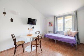 1 bedroom, travel crib, free WiFi, bed sheets - Il Castello Apartment, sourrounded by greenery (Pian della Pieve)