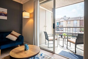 Smart TV - Once in a Blue Room - Medical Center - 30+ day stays (Houston)