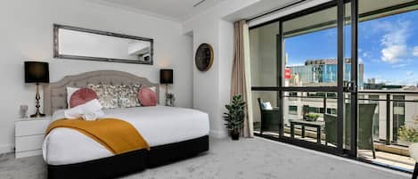 2 室のベッドルーム、デスク、アイロン / アイロン台、WiFi