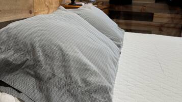 1 dormitorio, escritorio, wifi gratis y ropa de cama