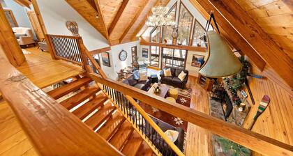 Luxury meets Rustic- Beautiful Lodge 1.9 miles from Whiteface-EV charger