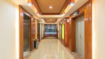 المنشأة من الداخل