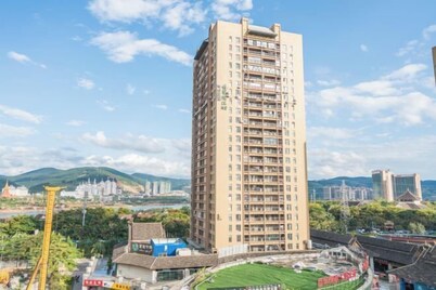 Lanmei Riverside Holiday Hotel