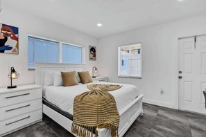 1 bedroom, iron/ironing board, free WiFi, bed sheets - Lovely 1 BR Walking Distance To Ocean - Suite 9 (Hollywood)