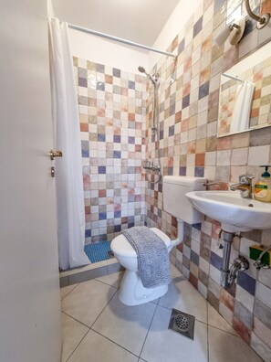 Comfort Double Room | Bathroom | Hair dryer - De Spot Guest House (Dubrovnik)