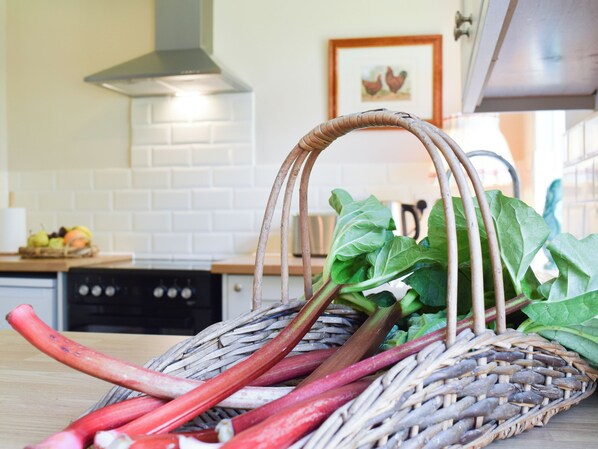 Dishwasher, high chair - Such a stunning and rural location, perfect for long walks and relaxing. (Farleigh Wallop, near Basingstoke)