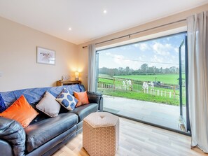 Living area - 2 bedroom accommodation in Matfield (Matfield)