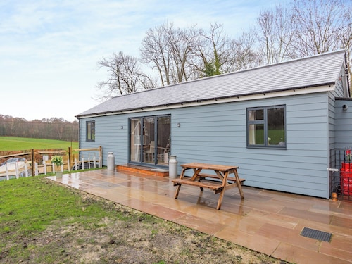 2 bedroom accommodation in Matfield