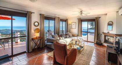 Los Naranjos - Luxury villa with private pool and stunning sea view