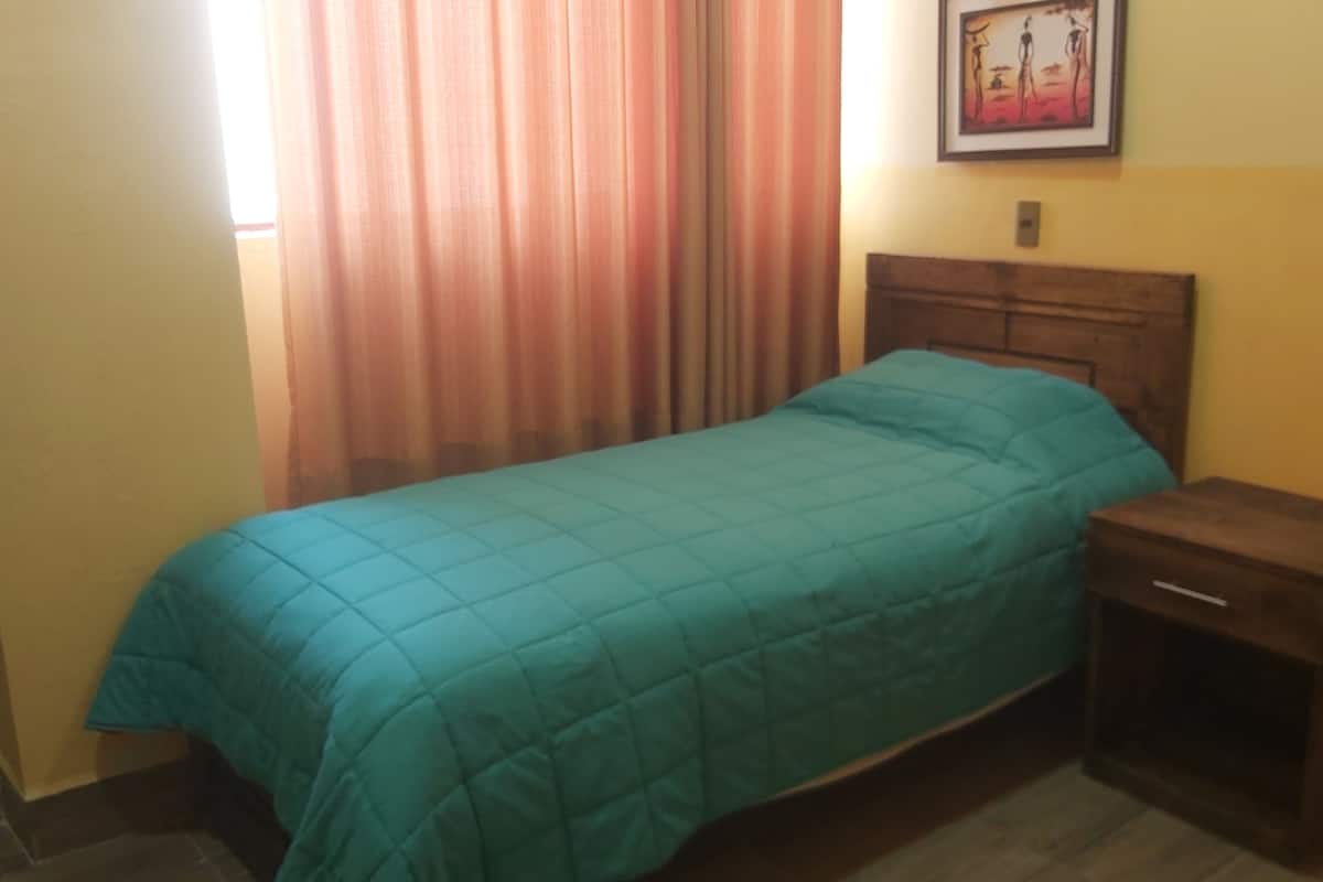 Basic Single Room | WiFi (free), bed sheets