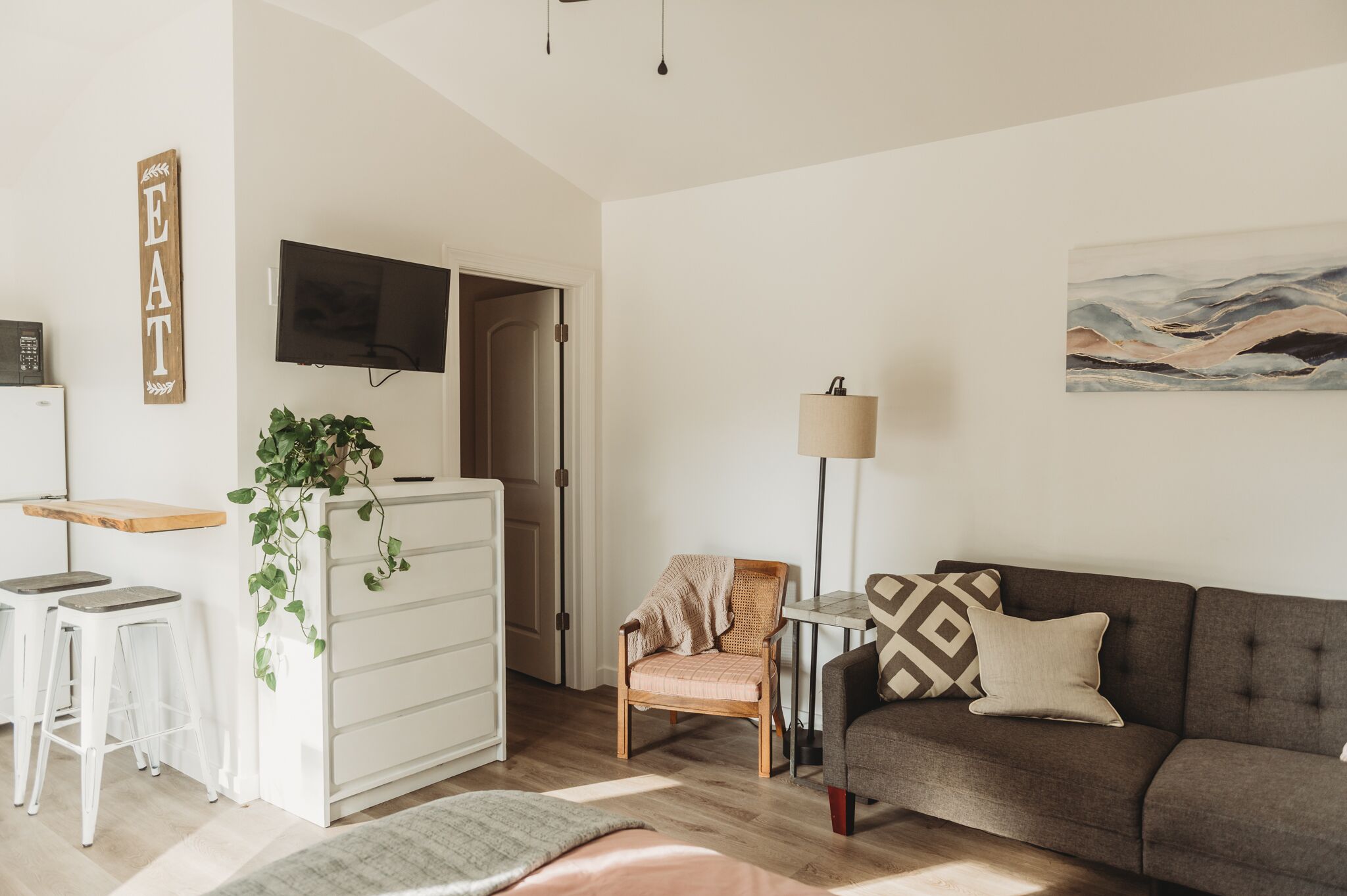 Stylish Studio minutes from Port Royal & Parris Island!