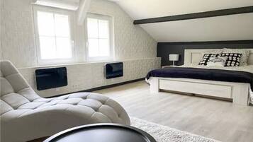 5 camere, culla da viaggio, Wi-Fi gratuito, lenzuola