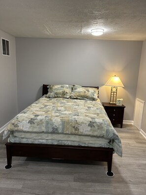1 bedroom, WiFi - A nice and cozy home ! Close to almost everything! (Front Royal)