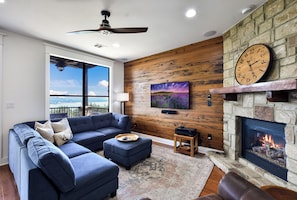 Smart TV, fireplace, stereo