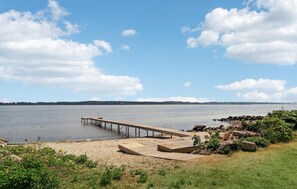 Tæt på stranden, fiskeri