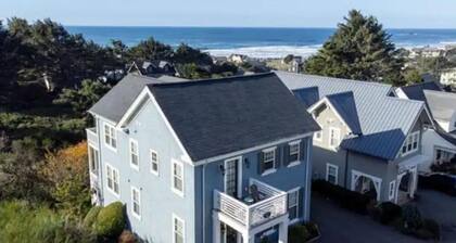 Dreamy Luxury Oceanview Home w/ Hottub. Easy walk to beach.