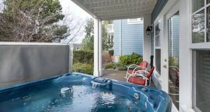 Dreamy Luxury Oceanview Home w/ Hottub. Easy walk to beach.