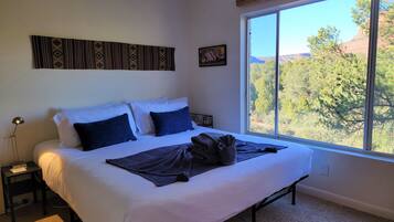 3 slaapkamers, een bureau, een strijkplank/strijkijzer, gratis wifi