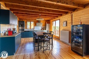 Réfrigérateur, micro-ondes, four, lave-vaisselle