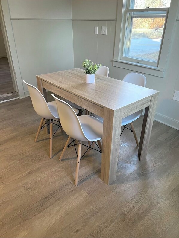 Dining - Cozy 1.5 story bungalow in downtown Ste. Genevieve! (Ste. Genevieve)