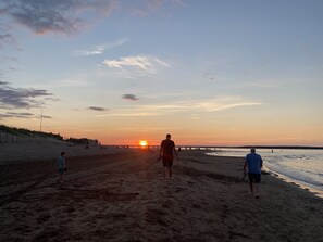 In Strandnähe, Liegestühle, Strandtücher